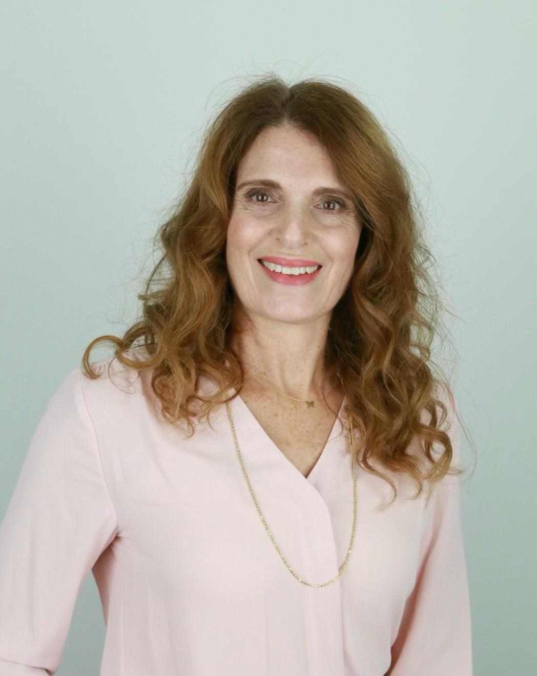 ruth shammas is a licenced dyslexia therapist and unfolding learning founder